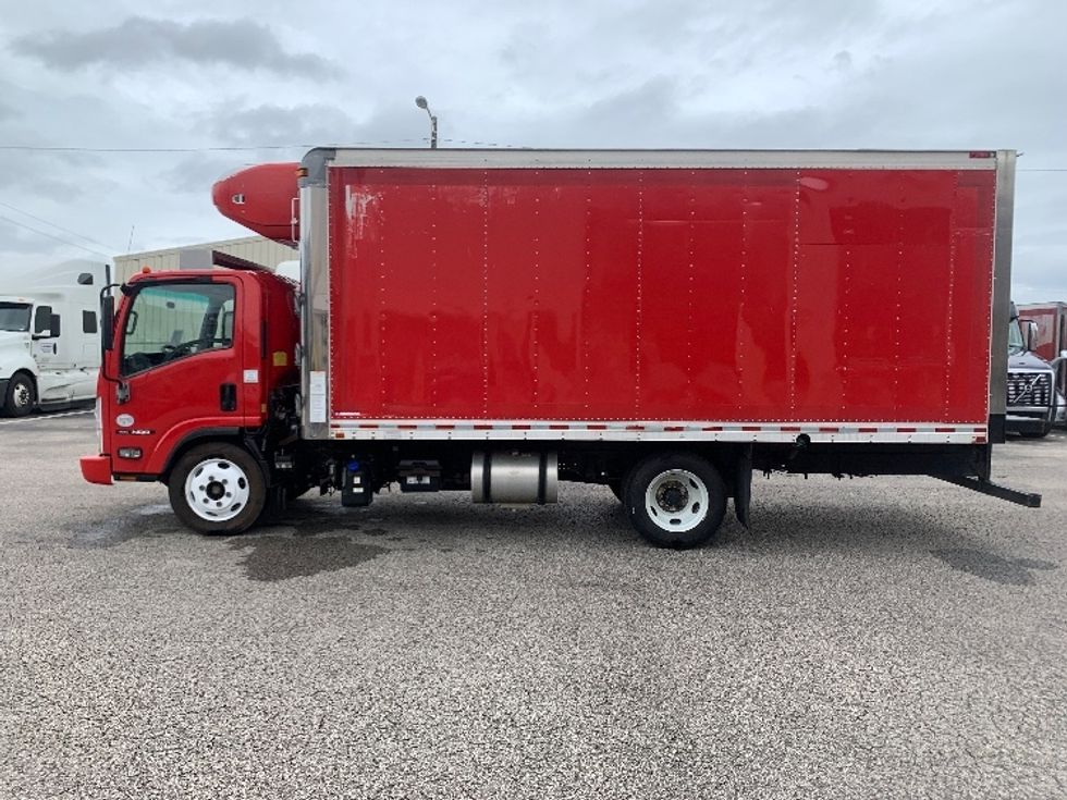 Refrigerated Truck-Light and Medium Duty Trucks-Isuzu-2019-NQR-Nashville (Mount Juliet)-TN-109,926\n\t\tmiles-$ 48,000 - Image 4