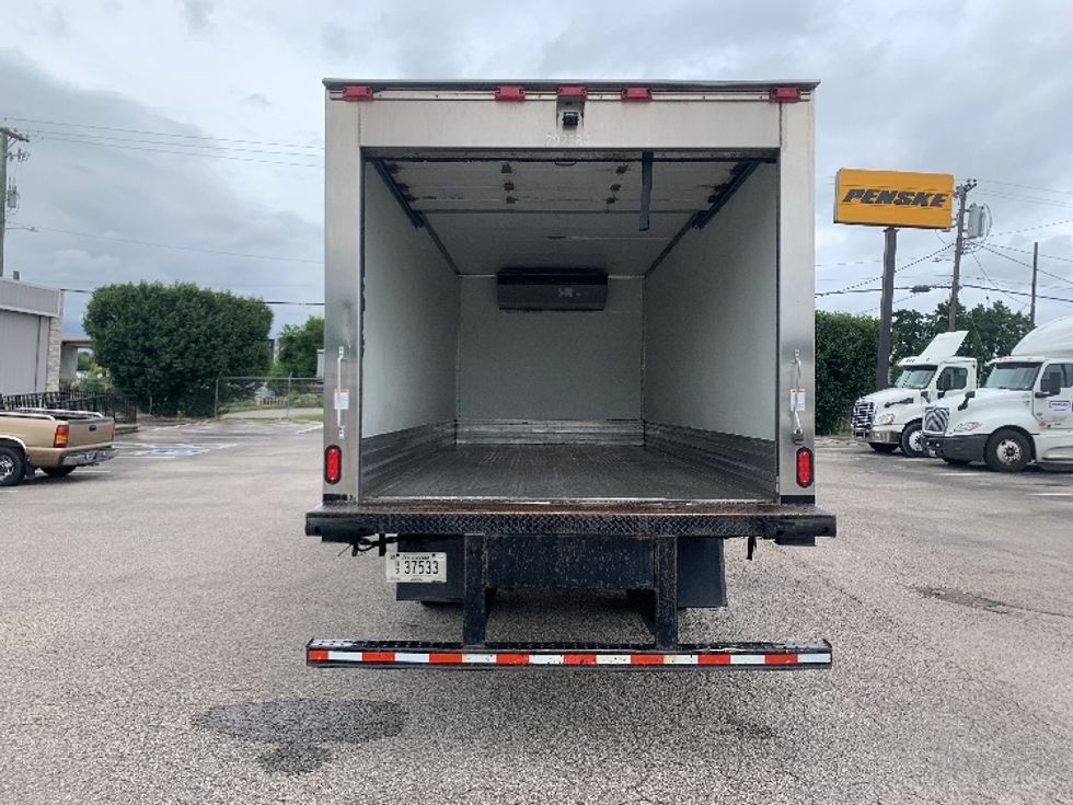 Refrigerated Truck-Light and Medium Duty Trucks-Isuzu-2019-NQR-Nashville (Mount Juliet)-TN-109,926\n\t\tmiles-$ 48,000 - Image 8
