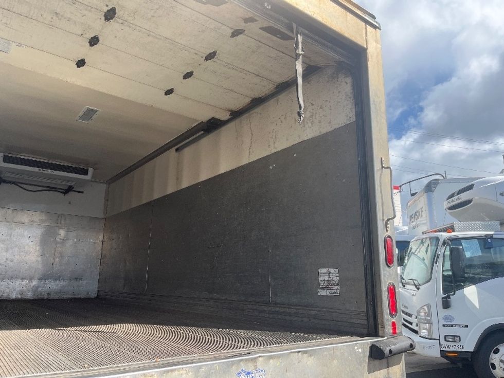 Refrigerated Truck-Light and Medium Duty Trucks-Isuzu-2019-NQR-Torrance-CA-100,470\n\t\tmiles-$ 51,750 - Image 11