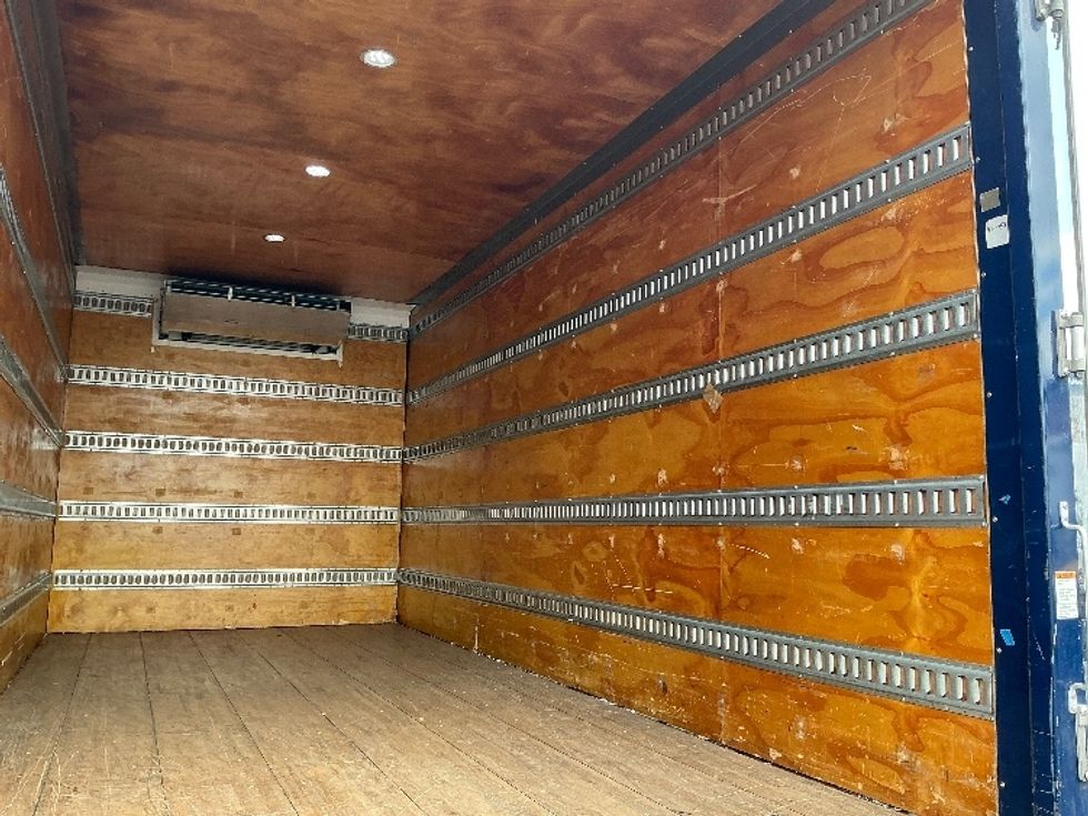 Refrigerated Truck-Light and Medium Duty Trucks-Isuzu-2019-NQR-Torrance-CA-119,989\n\t\tmiles-$ 51,500 - Image 12