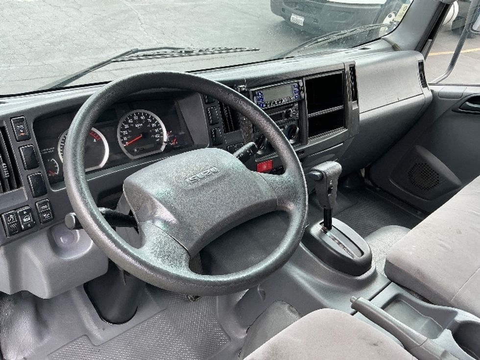Refrigerated Truck-Light and Medium Duty Trucks-Isuzu-2019-NQR-Torrance-CA-119,989\n\t\tmiles-$ 51,500 - Image 17