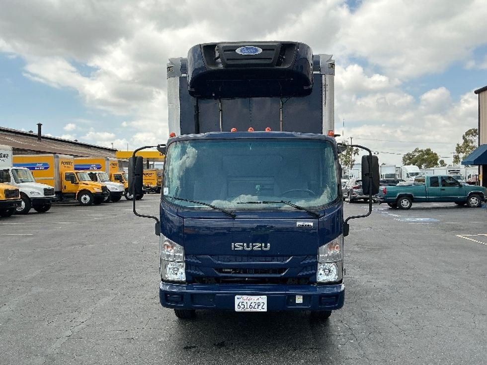 2019 Isuzu NQR photo 2