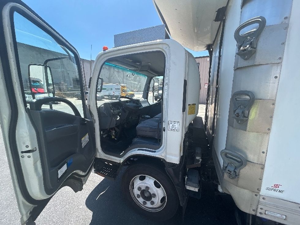 Refrigerated Truck-Light and Medium Duty Trucks-Isuzu-2019-NQR-Torrance-CA-151,147\n\t\tmiles-$ 50,000 - Image 16