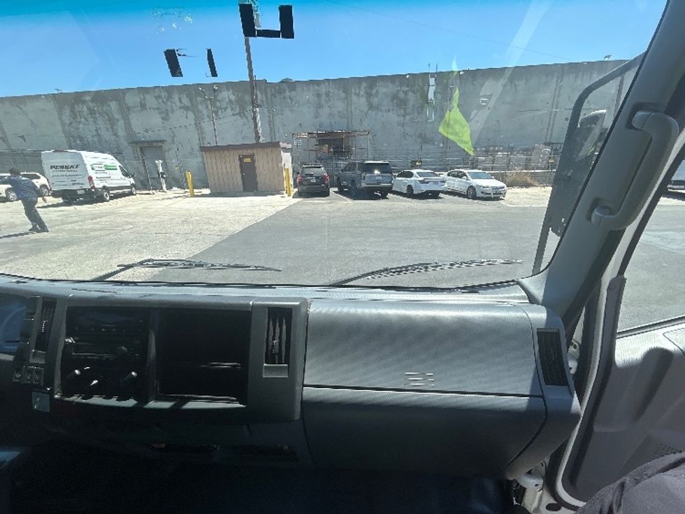 Refrigerated Truck-Light and Medium Duty Trucks-Isuzu-2019-NQR-Torrance-CA-151,147\n\t\tmiles-$ 50,000 - Image 21