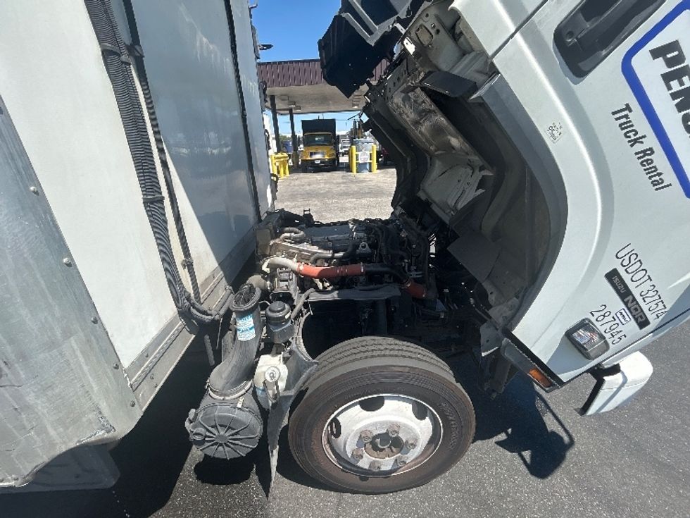 Refrigerated Truck-Light and Medium Duty Trucks-Isuzu-2019-NQR-Torrance-CA-151,147\n\t\tmiles-$ 50,000 - Image 23