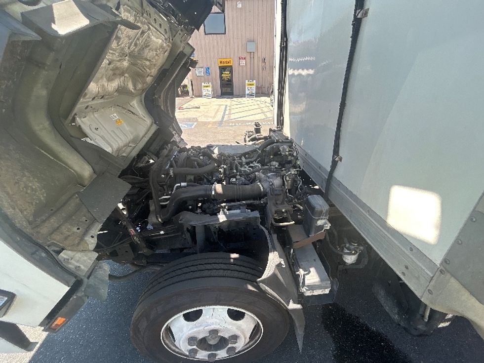 Refrigerated Truck-Light and Medium Duty Trucks-Isuzu-2019-NQR-Torrance-CA-151,147\n\t\tmiles-$ 50,000 - Image 24