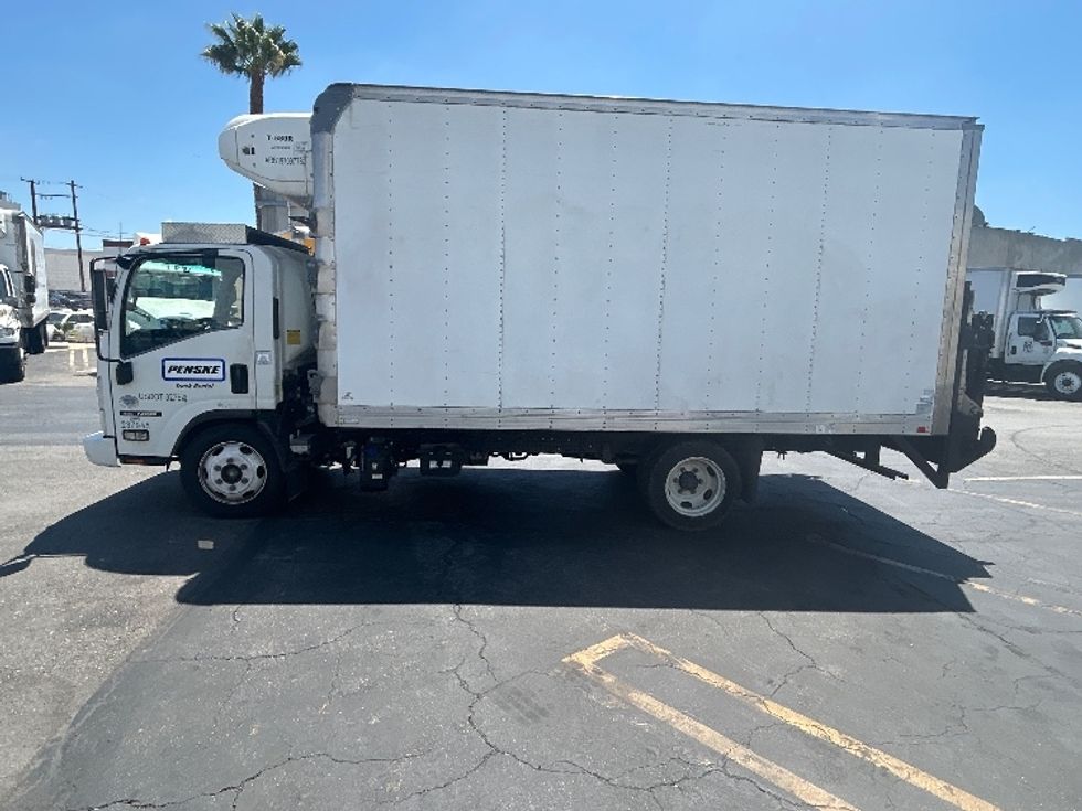 Refrigerated Truck-Light and Medium Duty Trucks-Isuzu-2019-NQR-Torrance-CA-151,147\n\t\tmiles-$ 50,000 - Image 4