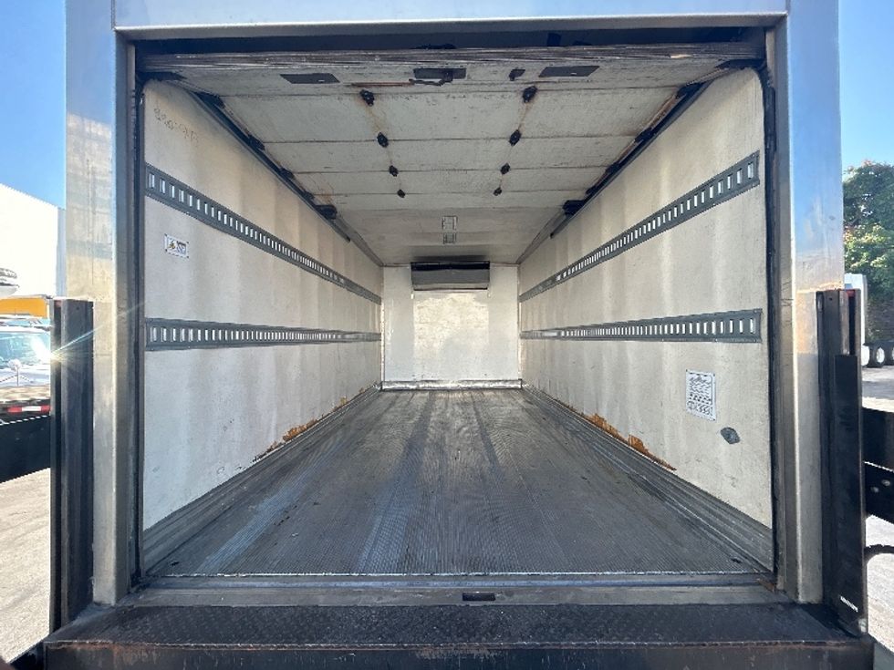 Refrigerated Truck-Light and Medium Duty Trucks-Isuzu-2019-NQR-Torrance-CA-151,147\n\t\tmiles-$ 50,000 - Image 8