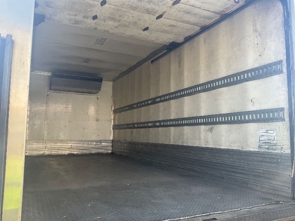 Refrigerated Truck-Light and Medium Duty Trucks-Isuzu-2019-NQR-Torrance-CA-153,048\n\t\tmiles-$ 43,000 - Image 12