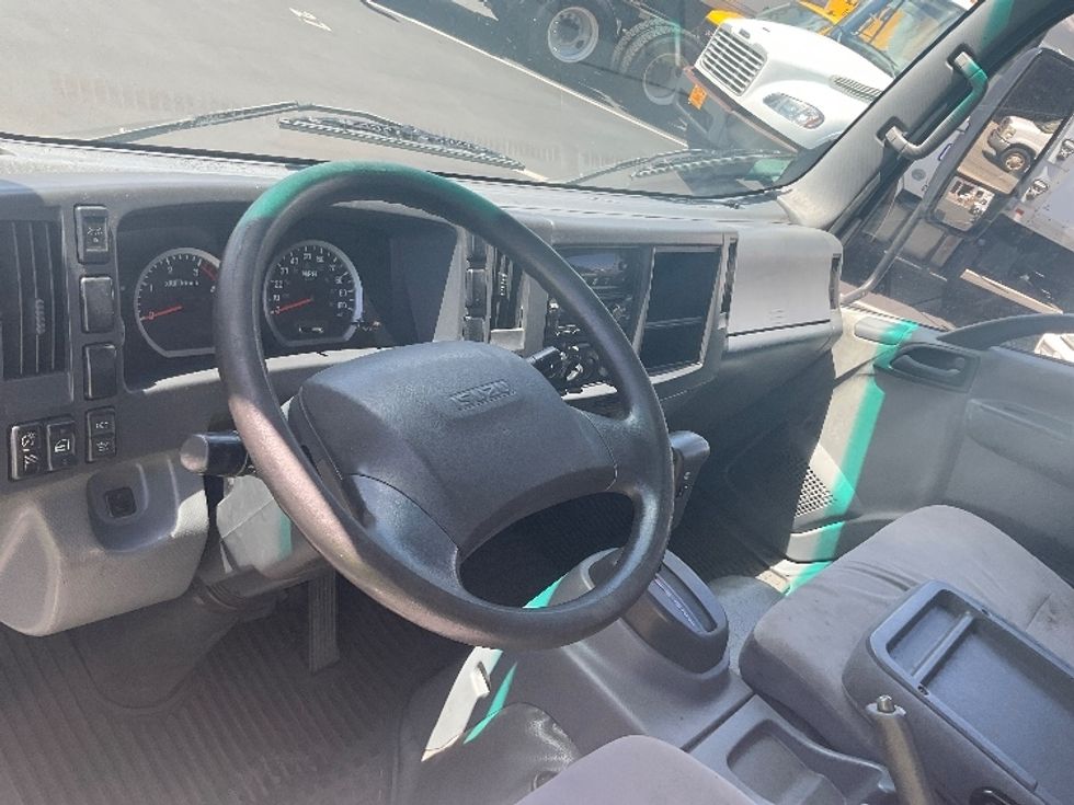 Refrigerated Truck-Light and Medium Duty Trucks-Isuzu-2019-NQR-Torrance-CA-153,048\n\t\tmiles-$ 43,000 - Image 17