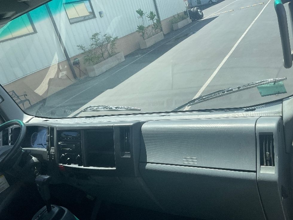 Refrigerated Truck-Light and Medium Duty Trucks-Isuzu-2019-NQR-Torrance-CA-153,048\n\t\tmiles-$ 43,000 - Image 21