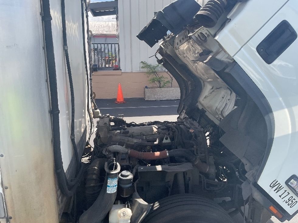 Refrigerated Truck-Light and Medium Duty Trucks-Isuzu-2019-NQR-Torrance-CA-153,048\n\t\tmiles-$ 43,000 - Image 23