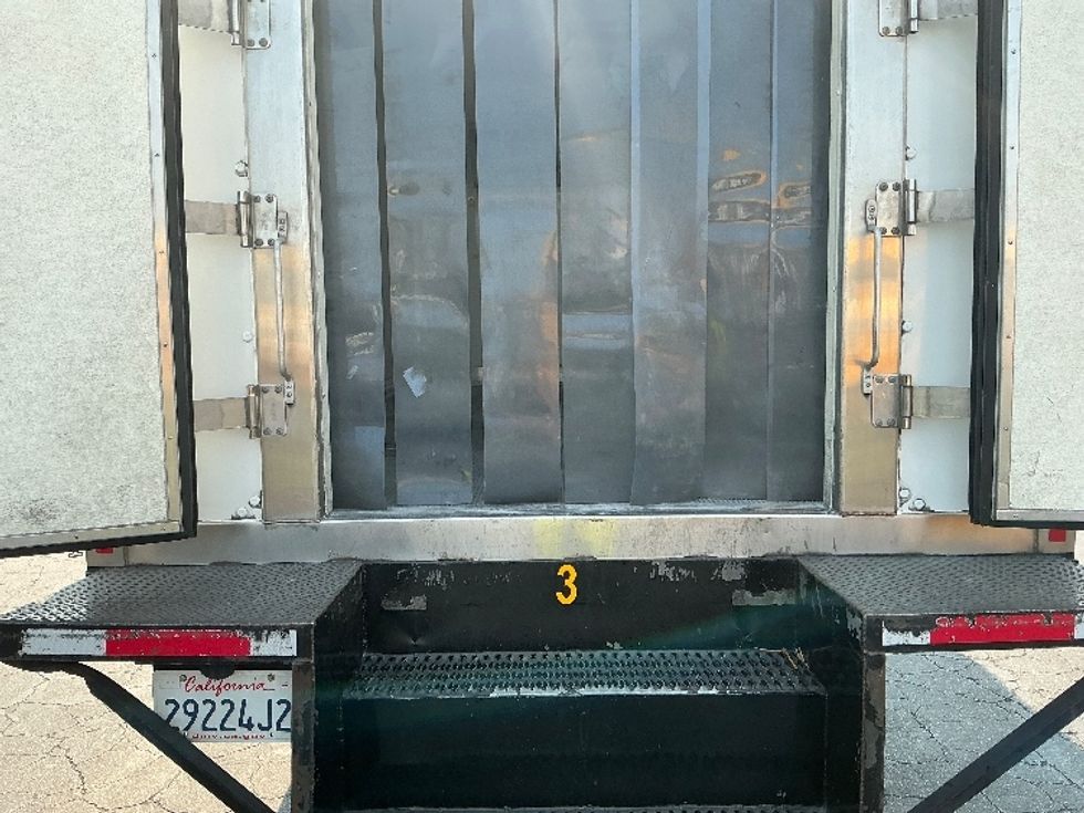 Refrigerated Truck-Light and Medium Duty Trucks-Isuzu-2019-NQR-Torrance-CA-157,562\n\t\tmiles-$ 43,250 - Image 10