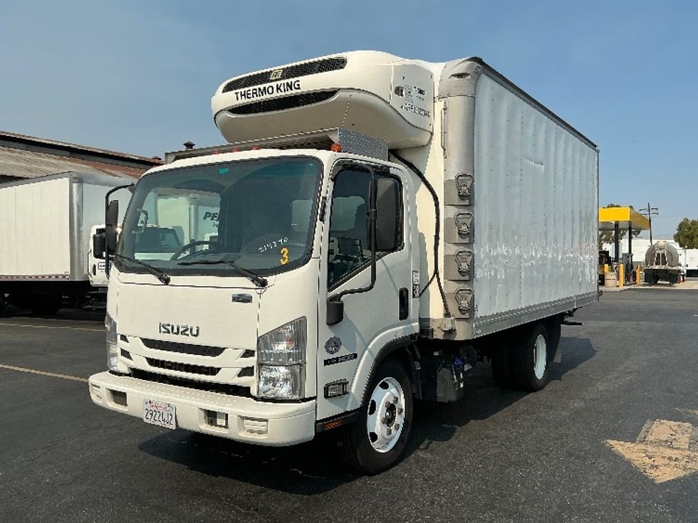 Refrigerated Truck-Light and Medium Duty Trucks-Isuzu-2019-NQR-Torrance-CA-157,562\n\t\tmiles-$ 43,250 - Image 3