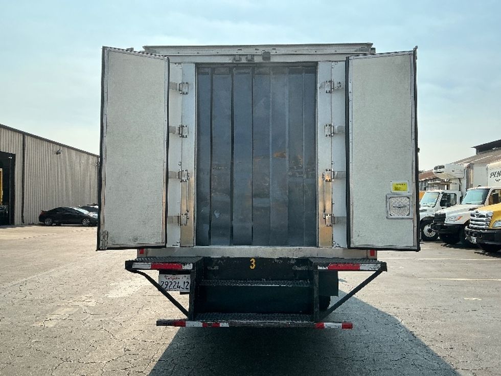 Refrigerated Truck-Light and Medium Duty Trucks-Isuzu-2019-NQR-Torrance-CA-157,562\n\t\tmiles-$ 43,250 - Image 8