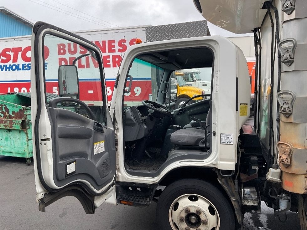 Refrigerated Truck-Light and Medium Duty Trucks-Isuzu-2019-NQR-Torrance-CA-166,626\n\t\tmiles-$ 40,750 - Image 16