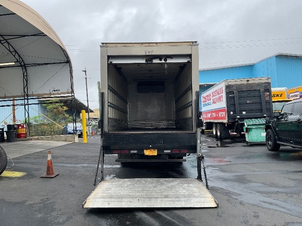 Refrigerated Truck-Light and Medium Duty Trucks-Isuzu-2019-NQR-Torrance-CA-166,626\n\t\tmiles-$ 40,750 - Image 9