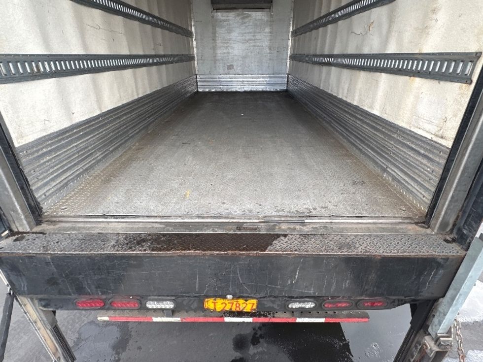 Refrigerated Truck-Light and Medium Duty Trucks-Isuzu-2019-NQR-Torrance-CA-171,443\n\t\tmiles-$ 40,250 - Image 10