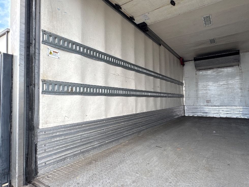 Refrigerated Truck-Light and Medium Duty Trucks-Isuzu-2019-NQR-Torrance-CA-171,443\n\t\tmiles-$ 40,250 - Image 11