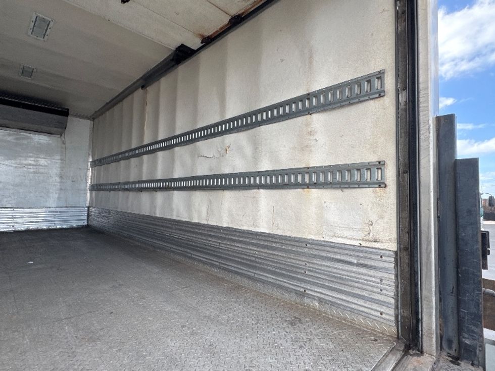Refrigerated Truck-Light and Medium Duty Trucks-Isuzu-2019-NQR-Torrance-CA-171,443\n\t\tmiles-$ 40,250 - Image 12