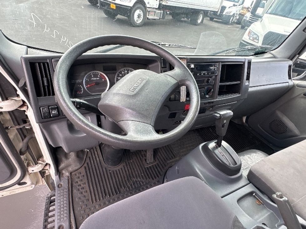 Refrigerated Truck-Light and Medium Duty Trucks-Isuzu-2019-NQR-Torrance-CA-171,443\n\t\tmiles-$ 40,250 - Image 17