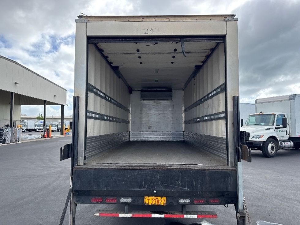 Refrigerated Truck-Light and Medium Duty Trucks-Isuzu-2019-NQR-Torrance-CA-171,443\n\t\tmiles-$ 40,250 - Image 8