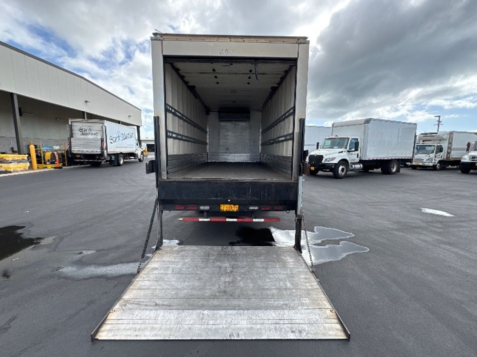 Refrigerated Truck-Light and Medium Duty Trucks-Isuzu-2019-NQR-Torrance-CA-171,443\n\t\tmiles-$ 40,250 - Image 9