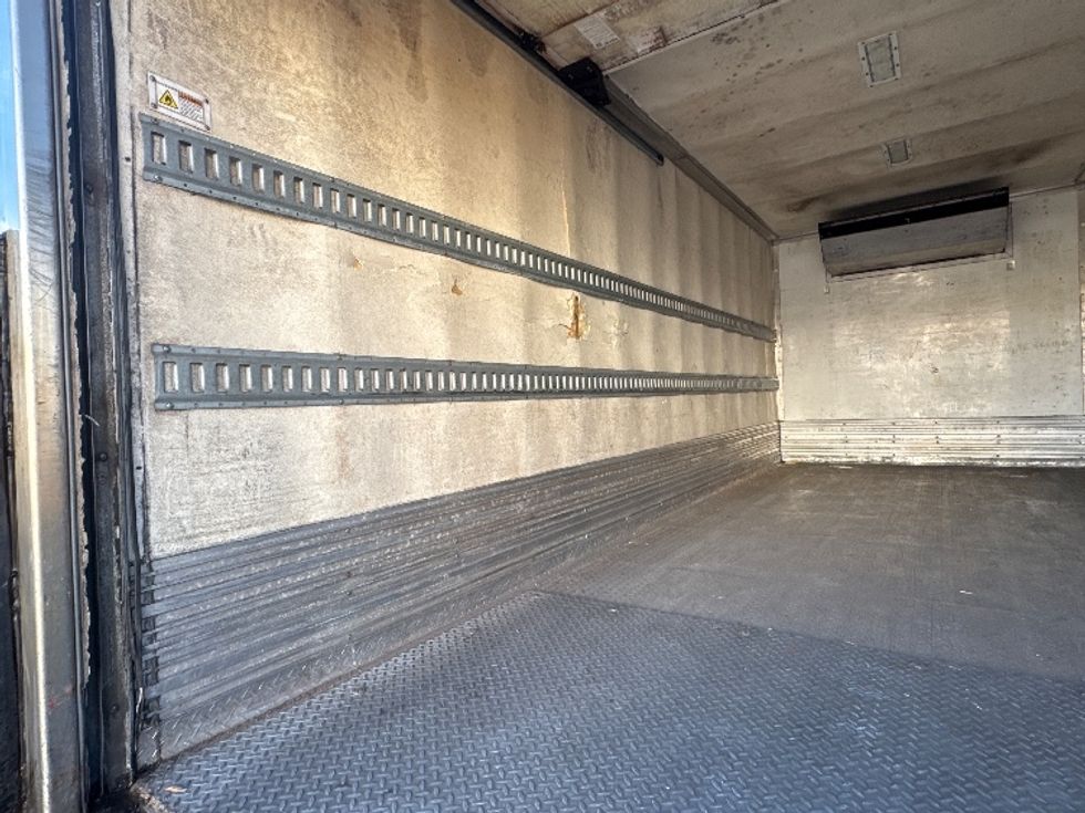 Refrigerated Truck-Light and Medium Duty Trucks-Isuzu-2019-NQR-Torrance-CA-174,623\n\t\tmiles-$ 38,250 - Image 11