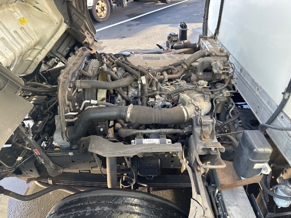 Refrigerated Truck-Light and Medium Duty Trucks-Isuzu-2019-NQR-Torrance-CA-174,623\n\t\tmiles-$ 38,250 - Image 24