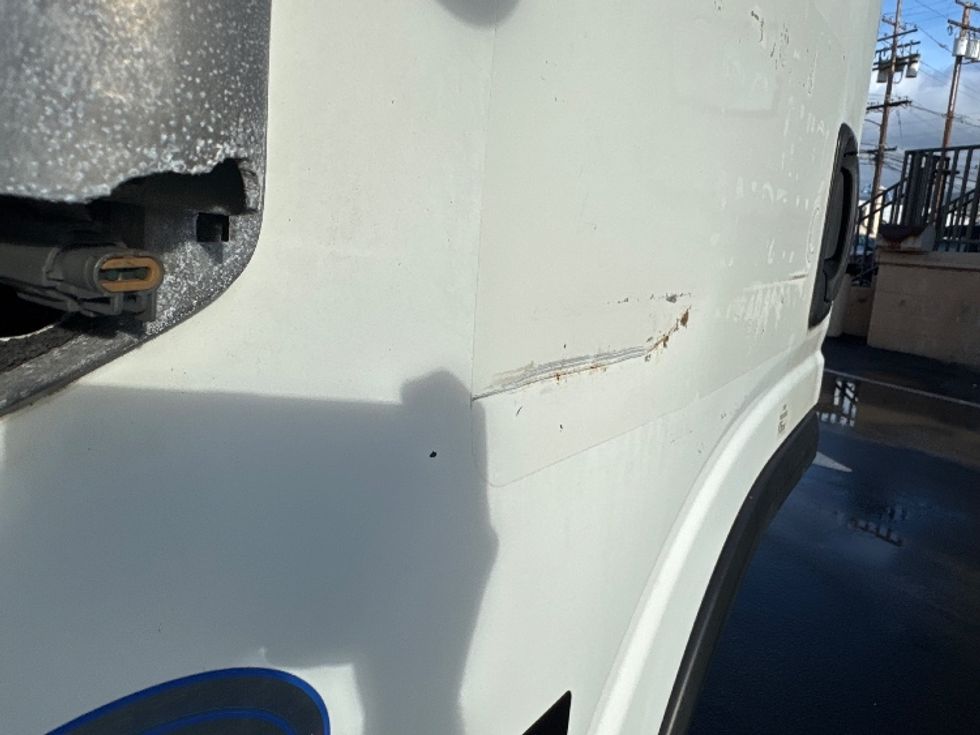 Refrigerated Truck-Light and Medium Duty Trucks-Isuzu-2019-NQR-Torrance-CA-174,623\n\t\tmiles-$ 38,250 - Image 25