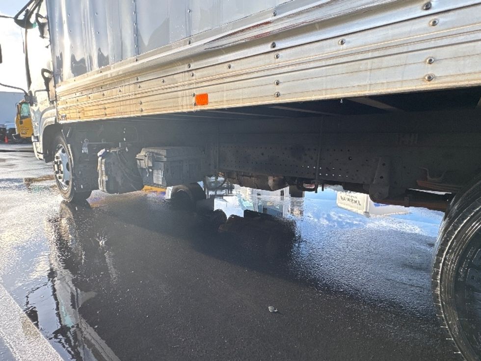 Refrigerated Truck-Light and Medium Duty Trucks-Isuzu-2019-NQR-Torrance-CA-174,623\n\t\tmiles-$ 38,250 - Image 5