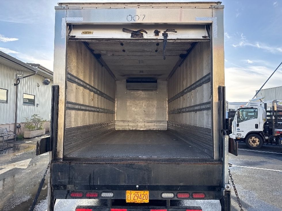 Refrigerated Truck-Light and Medium Duty Trucks-Isuzu-2019-NQR-Torrance-CA-174,623\n\t\tmiles-$ 38,250 - Image 8