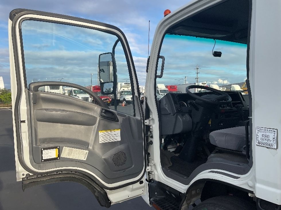 Refrigerated Truck-Light and Medium Duty Trucks-Isuzu-2019-NQR-Torrance-CA-27,274\n\t\tmiles-$ 62,750 - Image 14