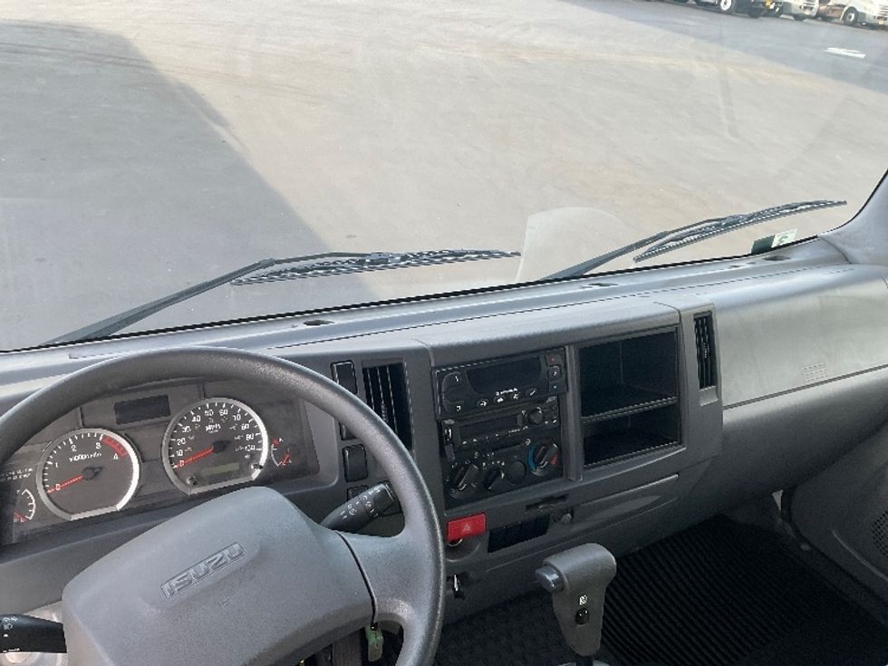 Refrigerated Truck-Light and Medium Duty Trucks-Isuzu-2019-NQR-Torrance-CA-27,274\n\t\tmiles-$ 62,750 - Image 16