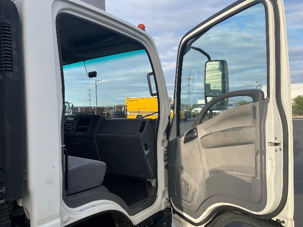 Refrigerated Truck-Light and Medium Duty Trucks-Isuzu-2019-NQR-Torrance-CA-27,274\n\t\tmiles-$ 62,750 - Image 18