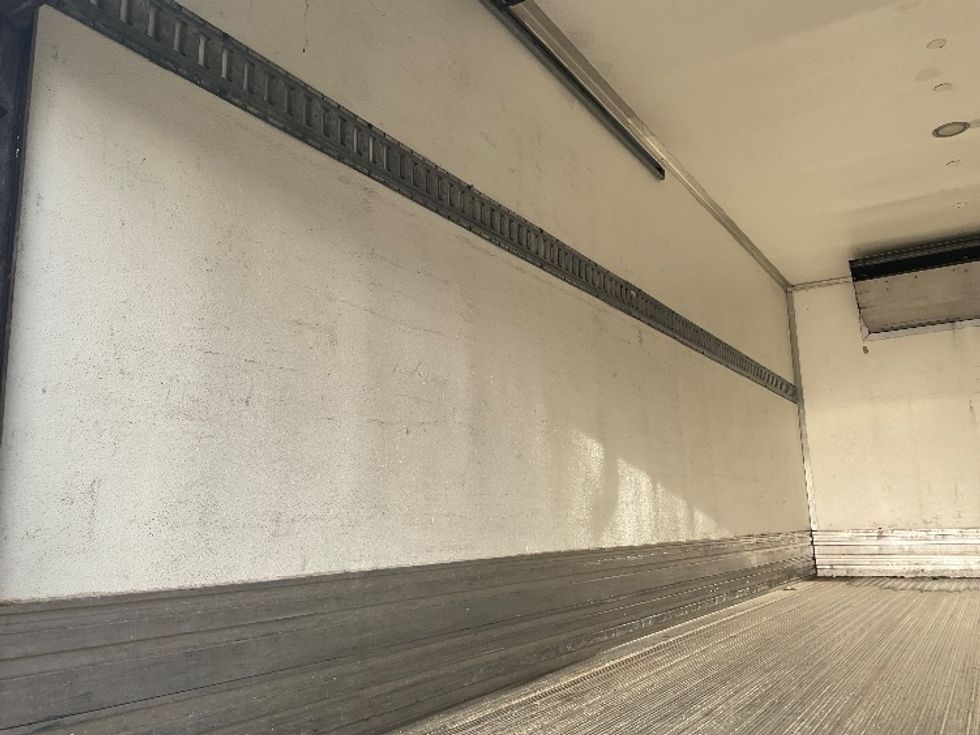 Refrigerated Truck-Light and Medium Duty Trucks-Isuzu-2019-NQR-Torrance-CA-27,274\n\t\tmiles-$ 62,750 - Image 9
