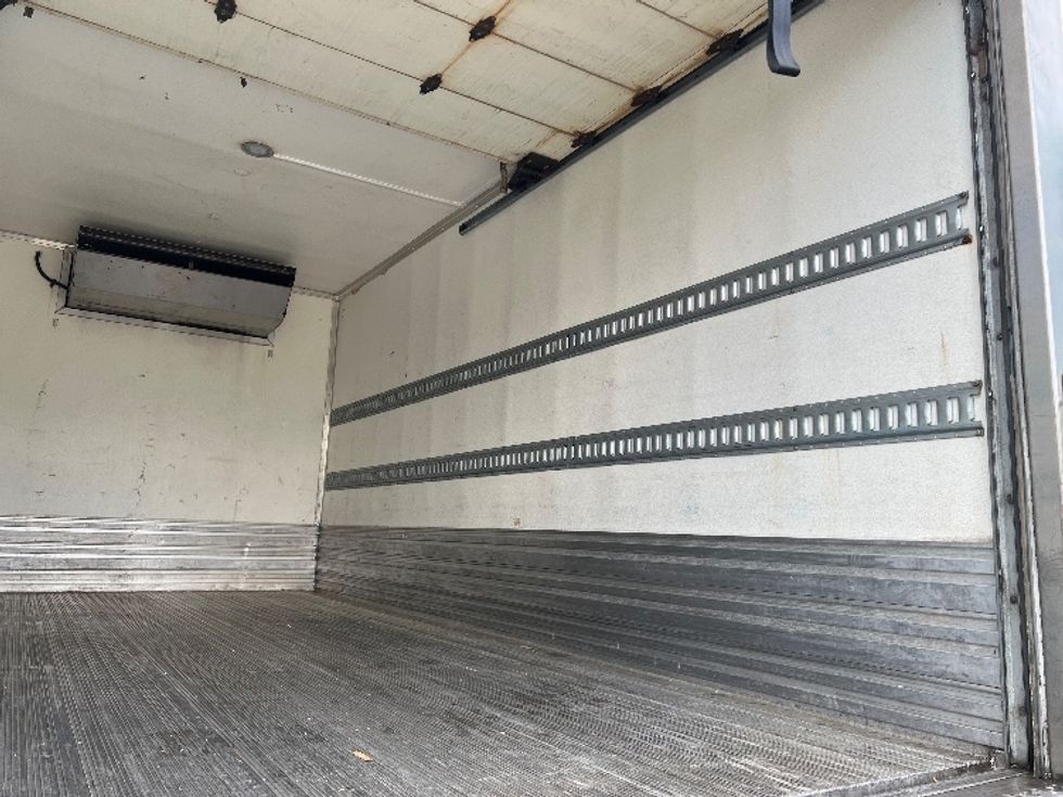 Refrigerated Truck-Light and Medium Duty Trucks-Isuzu-2019-NQR-Torrance-CA-338,179\n\t\tmiles-$ 17,750 - Image 12