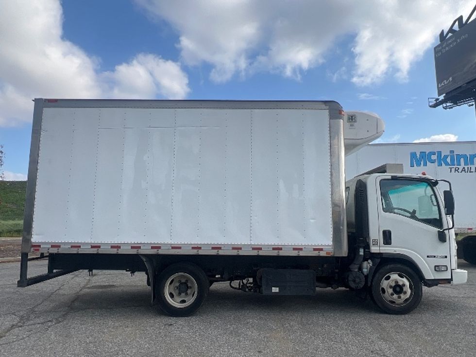Refrigerated Truck-Light and Medium Duty Trucks-Isuzu-2019-NQR-Torrance-CA-338,179\n\t\tmiles-$ 17,750 - Image 15