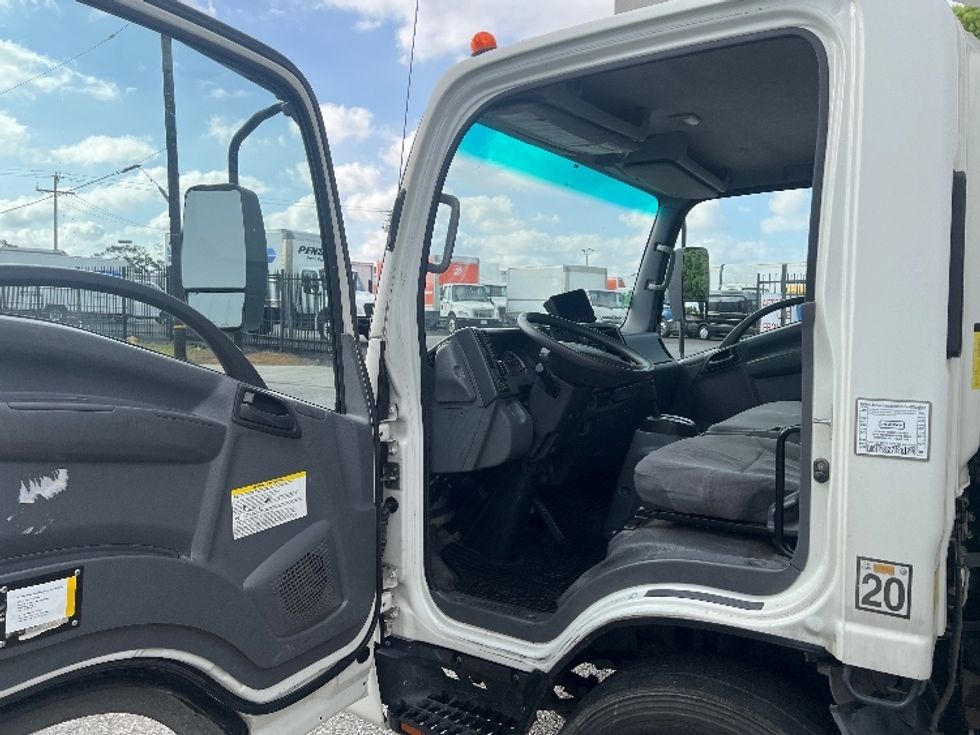 Refrigerated Truck-Light and Medium Duty Trucks-Isuzu-2019-NQR-Torrance-CA-338,179\n\t\tmiles-$ 17,750 - Image 16