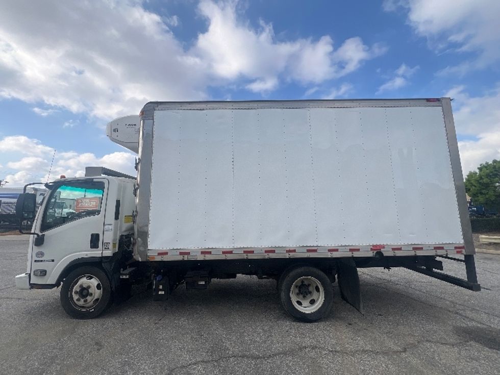 Refrigerated Truck-Light and Medium Duty Trucks-Isuzu-2019-NQR-Torrance-CA-338,179\n\t\tmiles-$ 17,750 - Image 4