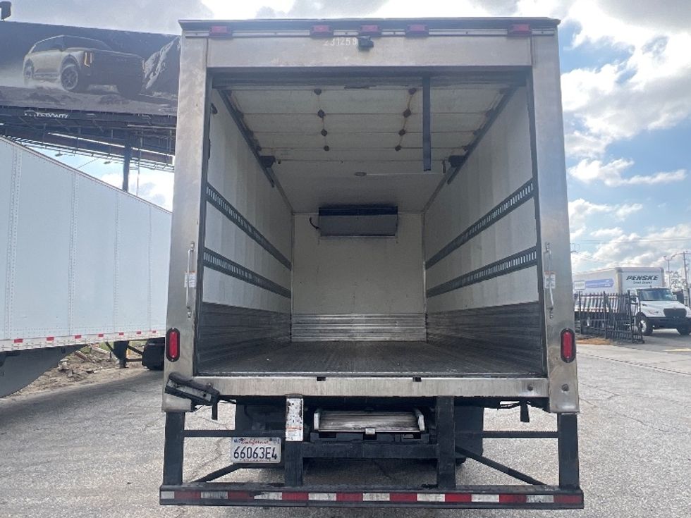 Refrigerated Truck-Light and Medium Duty Trucks-Isuzu-2019-NQR-Torrance-CA-338,179\n\t\tmiles-$ 17,750 - Image 8