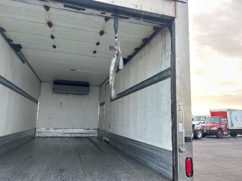 Refrigerated Truck-Light and Medium Duty Trucks-Isuzu-2019-NQR-Torrance-CA-43,030\n\t\tmiles-$ 61,000 - Image 12