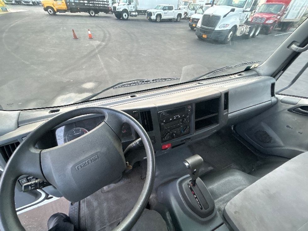 Refrigerated Truck-Light and Medium Duty Trucks-Isuzu-2019-NQR-Torrance-CA-43,030\n\t\tmiles-$ 61,000 - Image 18