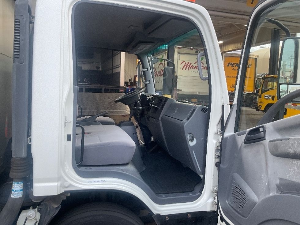 Refrigerated Truck-Light and Medium Duty Trucks-Isuzu-2019-NQR-Torrance-CA-72,393\n\t\tmiles-$ 51,000 - Image 17