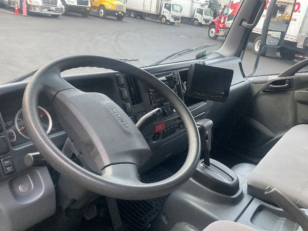 Refrigerated Truck-Light and Medium Duty Trucks-Isuzu-2019-NQR-Torrance-CA-72,393\n\t\tmiles-$ 51,000 - Image 19