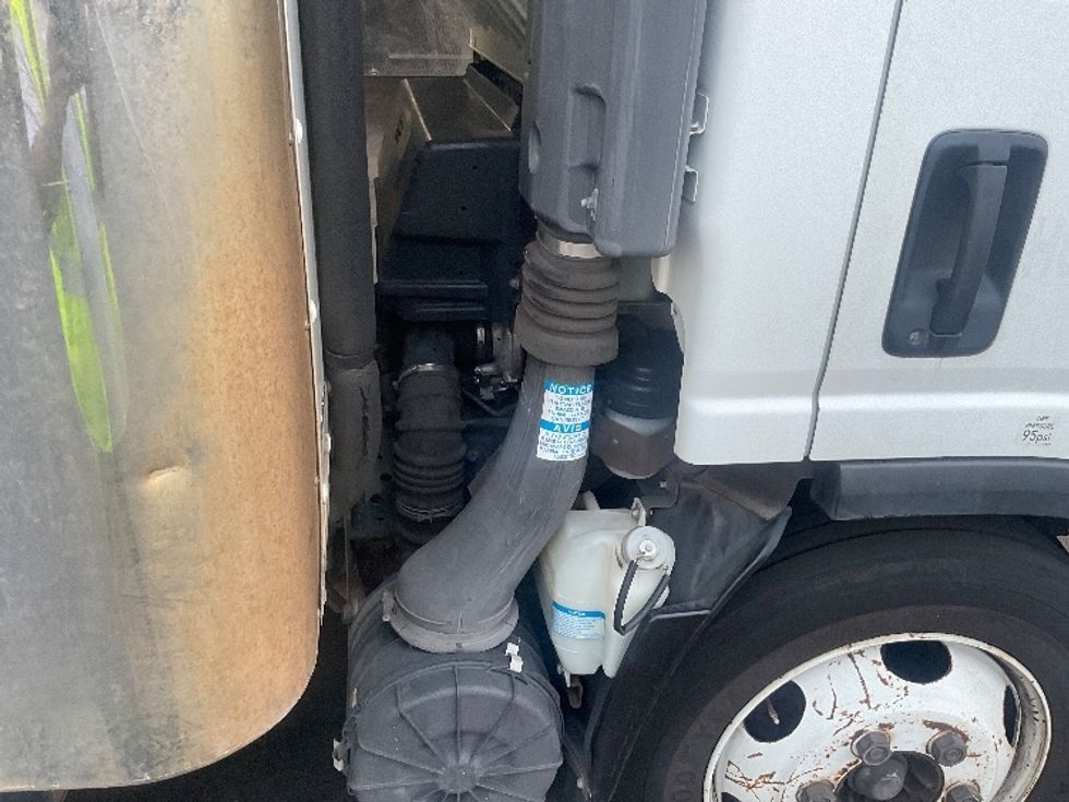 Refrigerated Truck-Light and Medium Duty Trucks-Isuzu-2019-NQR-Torrance-CA-72,393\n\t\tmiles-$ 51,000 - Image 23