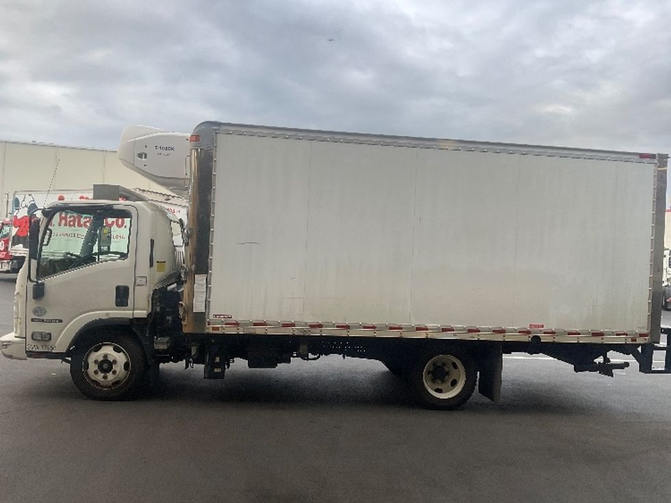 Refrigerated Truck-Light and Medium Duty Trucks-Isuzu-2019-NQR-Torrance-CA-72,393\n\t\tmiles-$ 51,000 - Image 4