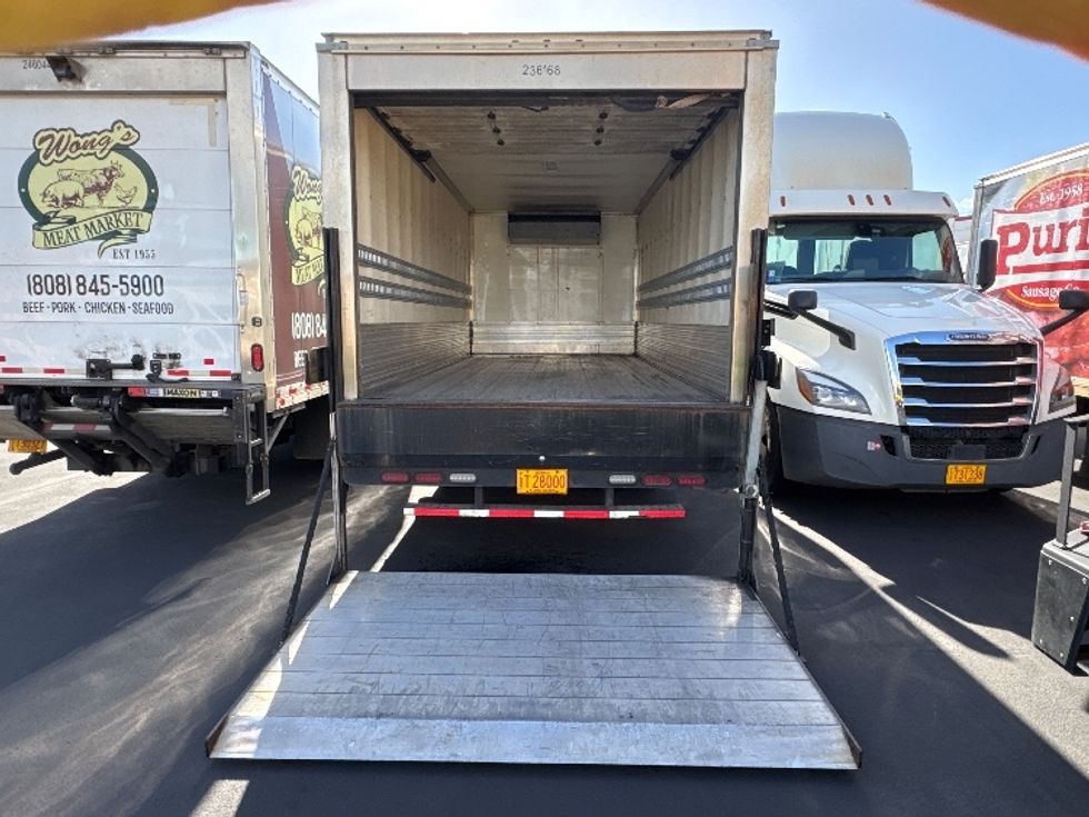 Refrigerated Truck-Light and Medium Duty Trucks-Isuzu-2019-NQR-Torrance-CA-84,656\n\t\tmiles-$ 58,000 - Image 10