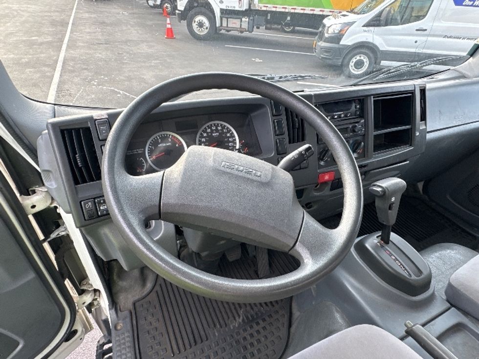 Refrigerated Truck-Light and Medium Duty Trucks-Isuzu-2019-NQR-Torrance-CA-84,656\n\t\tmiles-$ 58,000 - Image 17