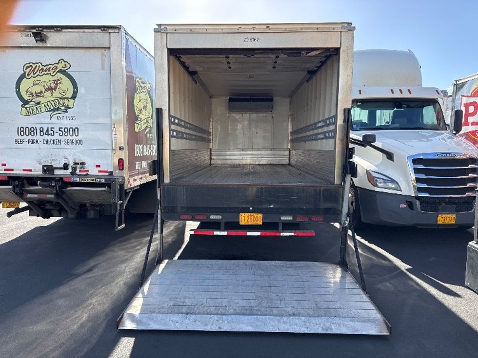 Refrigerated Truck-Light and Medium Duty Trucks-Isuzu-2019-NQR-Torrance-CA-84,656\n\t\tmiles-$ 58,000 - Image 9